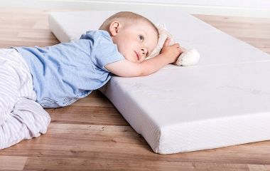 Як вибрати матрац для дитячого ліжечка?